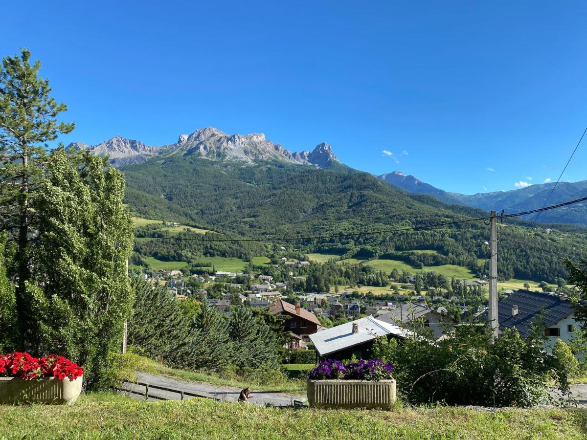 Appartement soleil et vue à Barcelonnette Extérieur photo